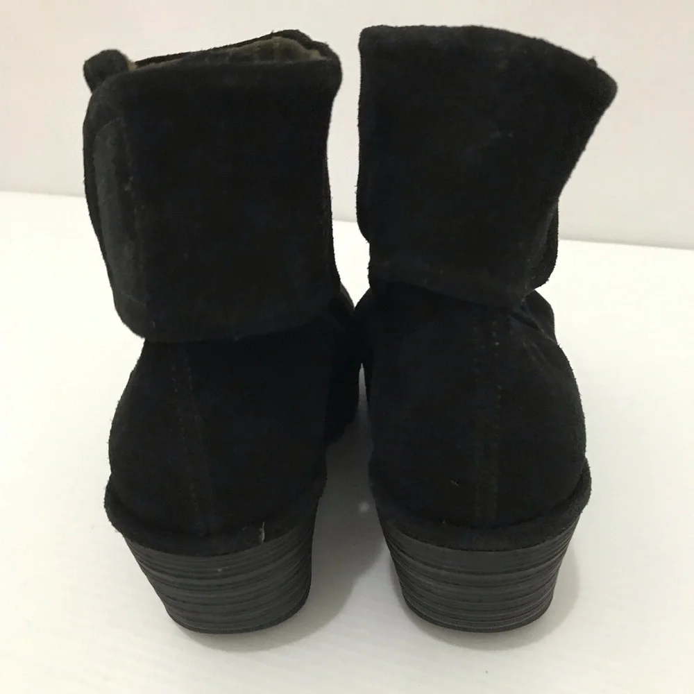 FLY London Women's Yegi689fly Ankle Bootie Size 37